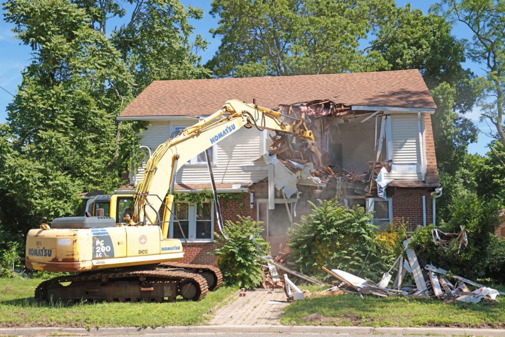 Town Demolishes Eyesore Zombie House in Massapequa