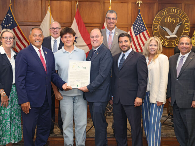Town Honors Hometown American Idol Jesse Findling of Massapequa Park
