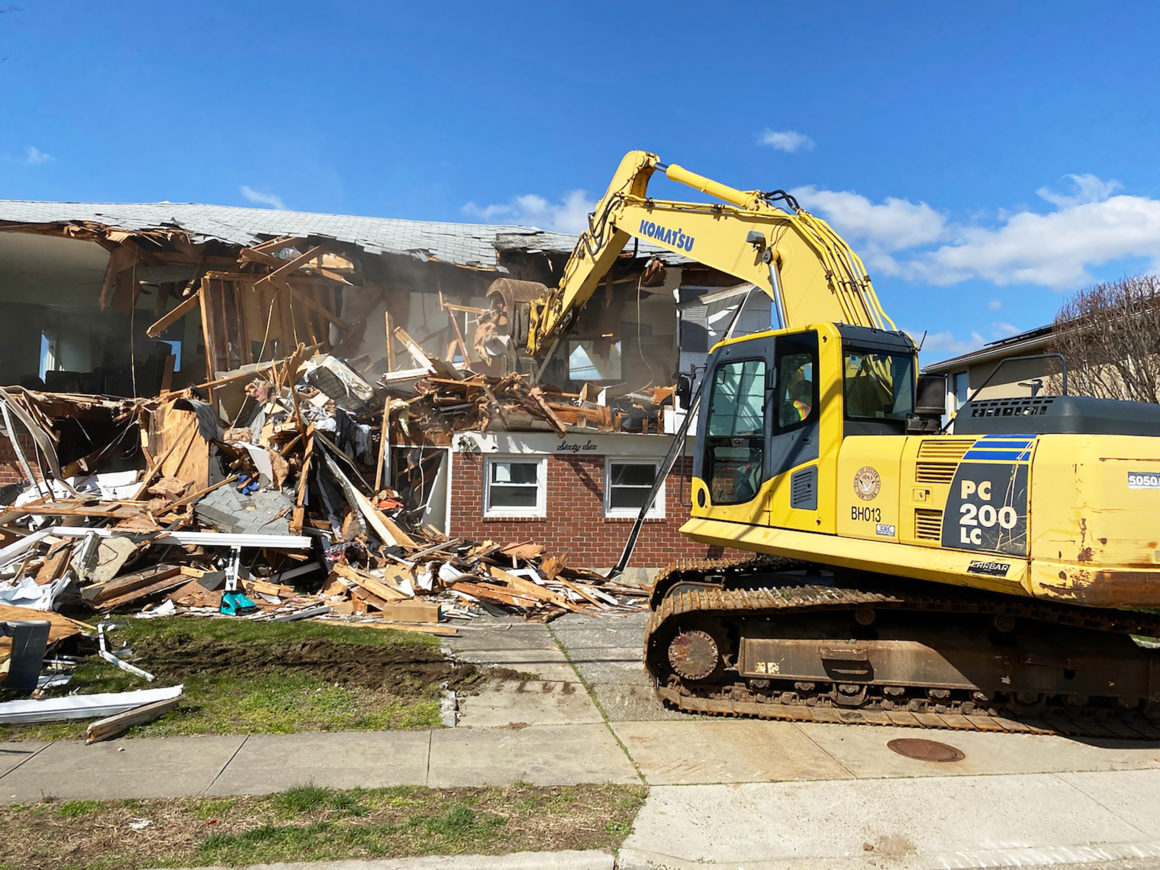 Town Demolishes Abandoned Zombie Home in Massapequa