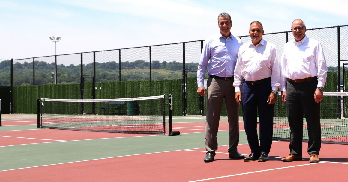 New Pickleball Courts Open at Tappen Beach in Sea Cliff